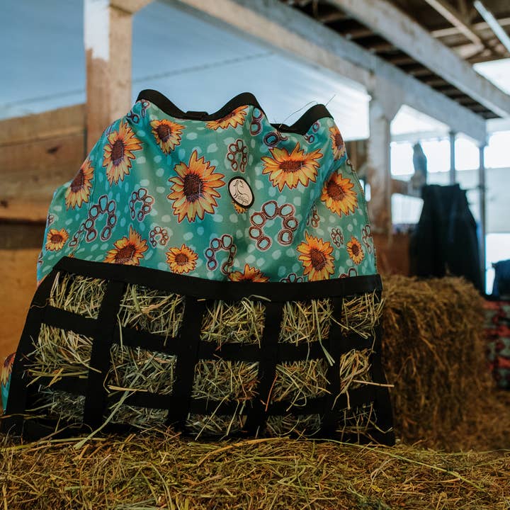 Schulz Equine – wholesale Horseback riding gear – Happy Trailer Hay Bag