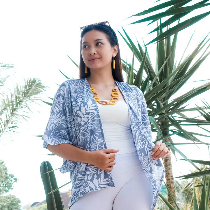 Short Kimono Grey & White Leaf Print for wholesale by Suzie Blue Canada