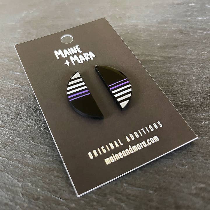 MAINE+MARA - Wholesale Dangle earrings - ASEXUAL LGBTQ "JE SUIS" STUDS | Available in two sizes