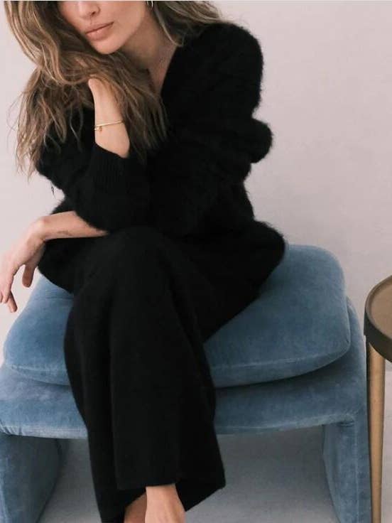Rosa Clothing - Wholesale Cardigan - Women's - Fluffy V-neck Button-down sweater Cardigan