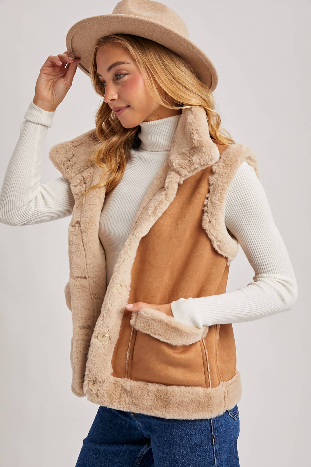 Bluivy - Wholesale Outerwear Vest - Women's - FAUX SUEDE WITH FAUX SHEARLING LINING TRIM VEST18