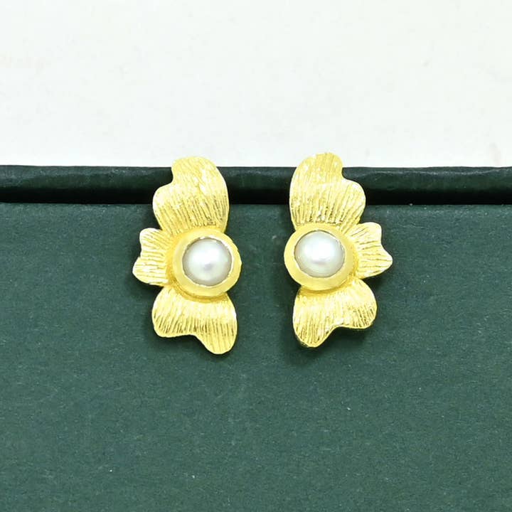Paisley Earring Gold Plated - Natural Pearl for wholesale by Schmuckoo Berlin