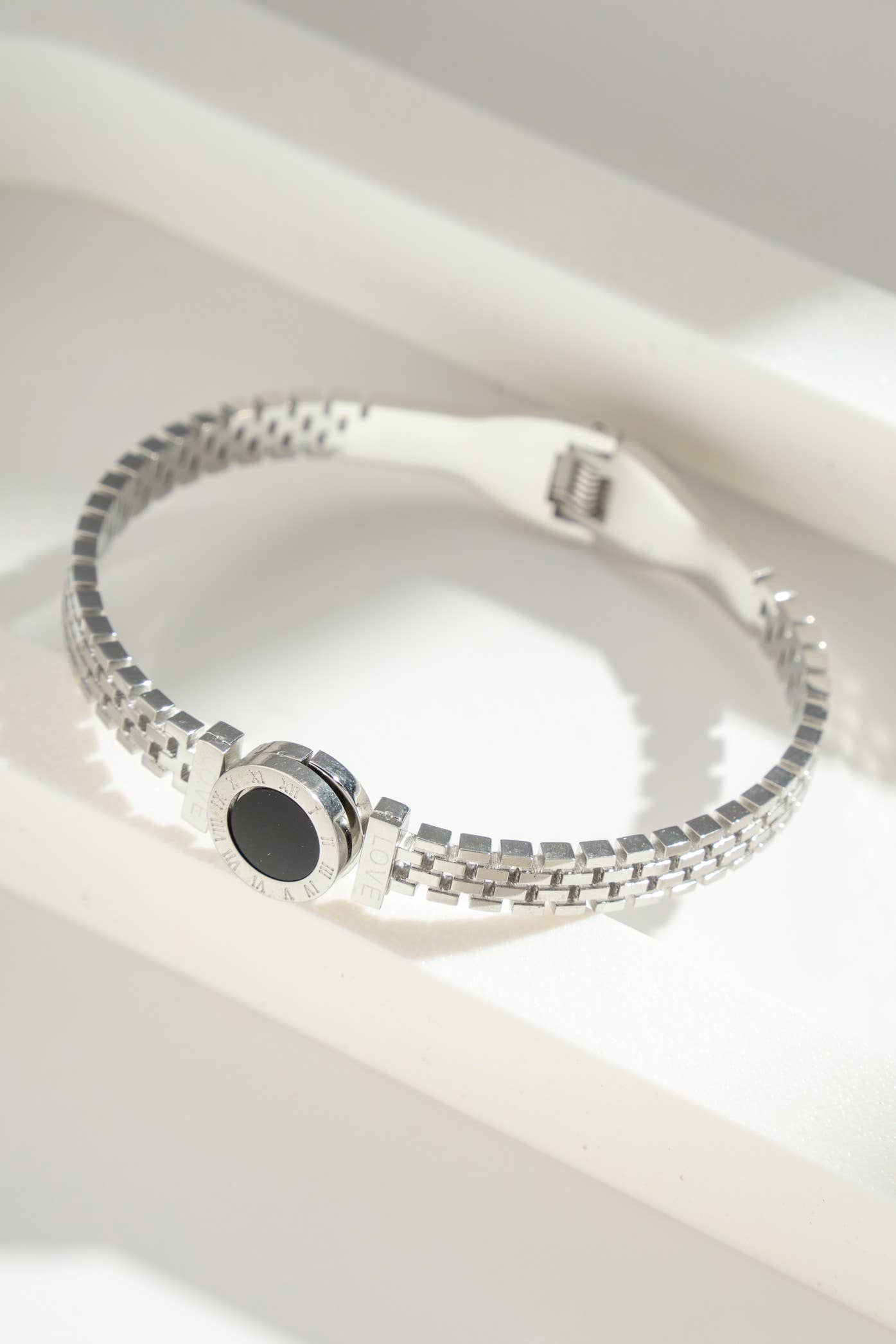 COSMOS – wholesale Bangle bracelet – Chic Silver Bracelet with Black Medallion and Roman Numerals0