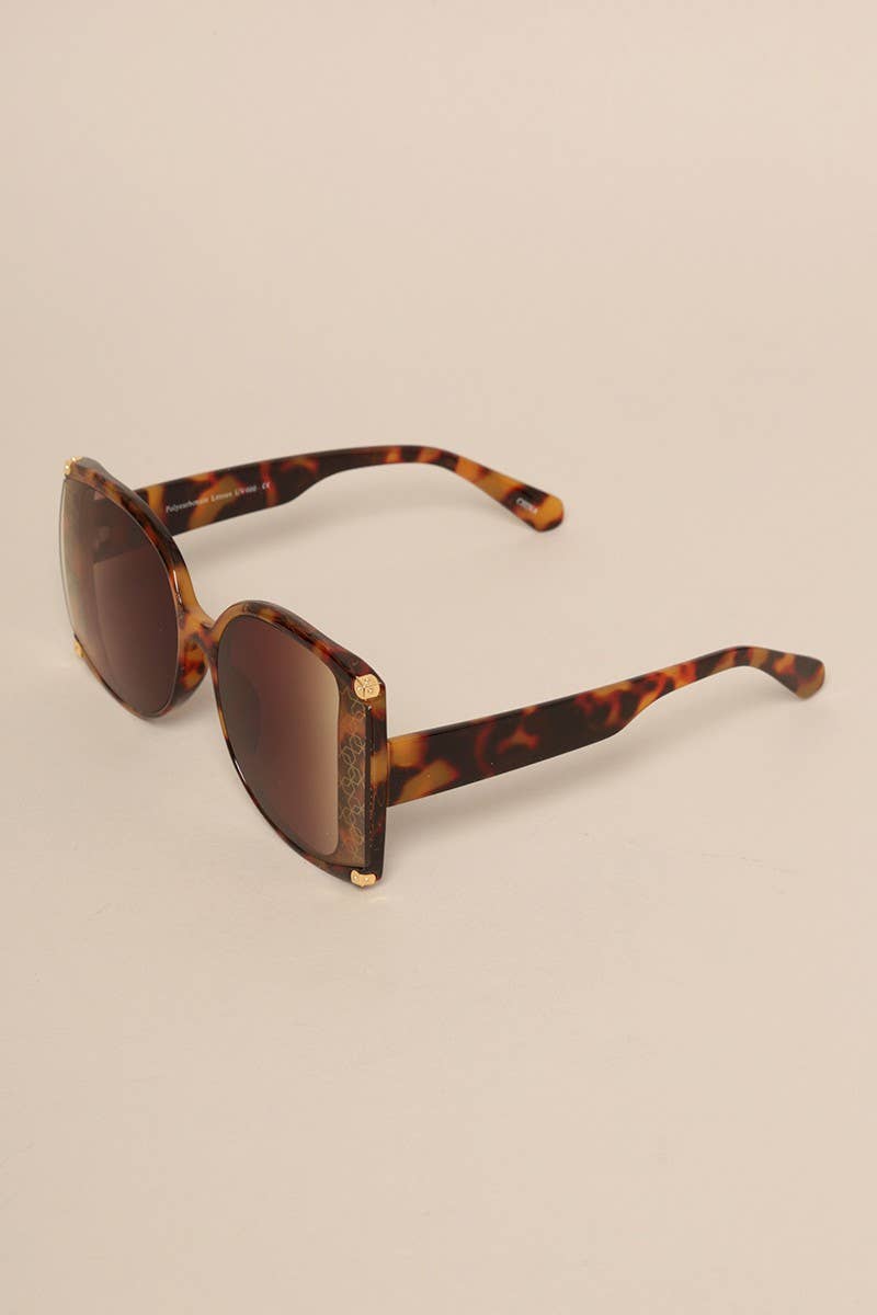  ASSORTED COLOR Women's Oversized Gradient Sunglasses for wholesale on Faire9