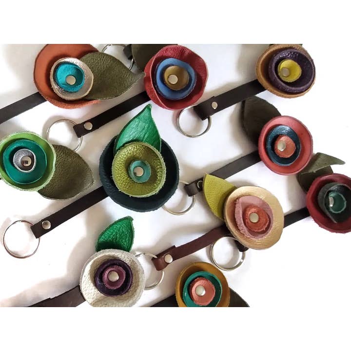 Vicki Jean Leather Design Co. - Wholesale Keychain - Women's - Leather Flower Key Chain