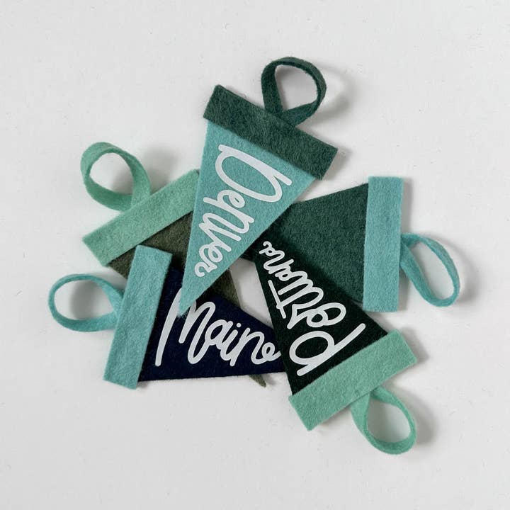 mini gagliardetto personalizzato: colori blu invernali per la vendita all'ingrosso da parte di traveldashery