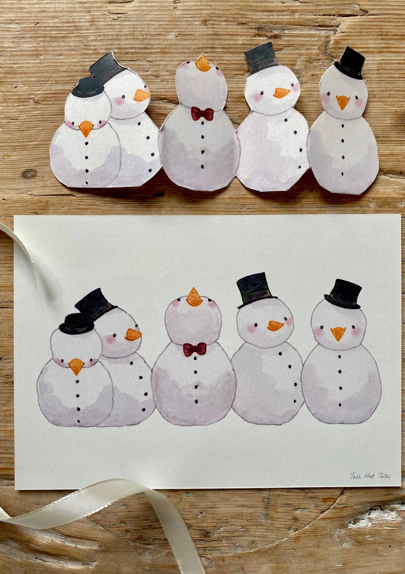 Tall Hat Tales - Wholesale Christmas Decoration - Juleklip Snefnug på række