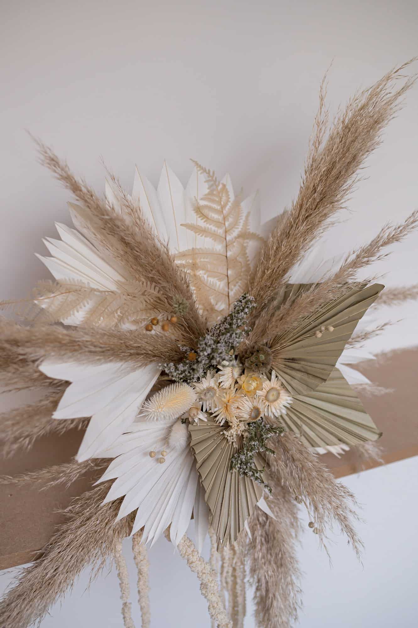 Botanique & Vieilles Dentelles - Wholesale Dried/Pressed Flowers - Juju hat in dried flowers1