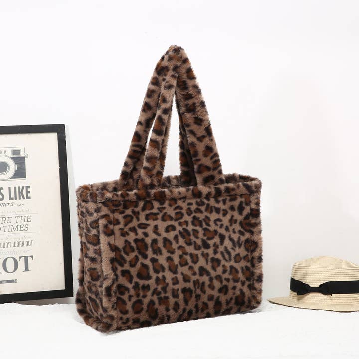 House of Milano - Wholesale Tote Bag - Women's - 25425 Leopard Print Faux Fur Tote Bag4