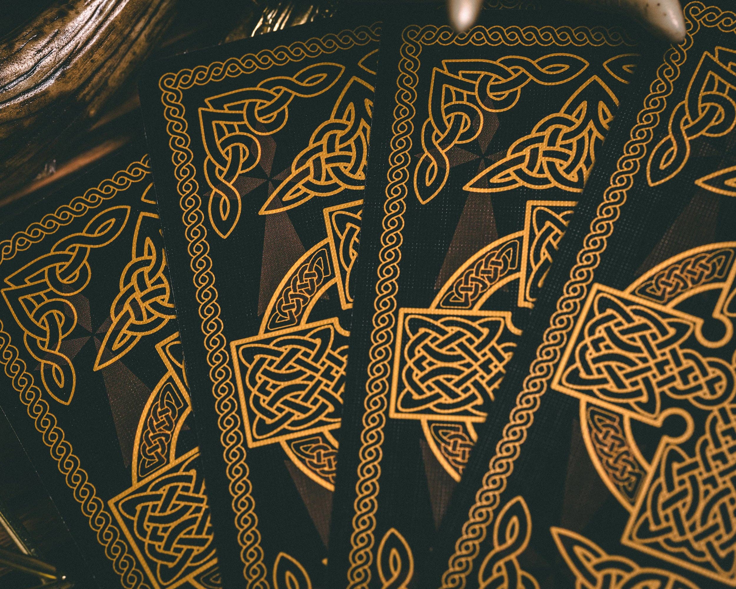 Vermilion Collection – wholesale Tarot cards – Windmill Flag Tarot19