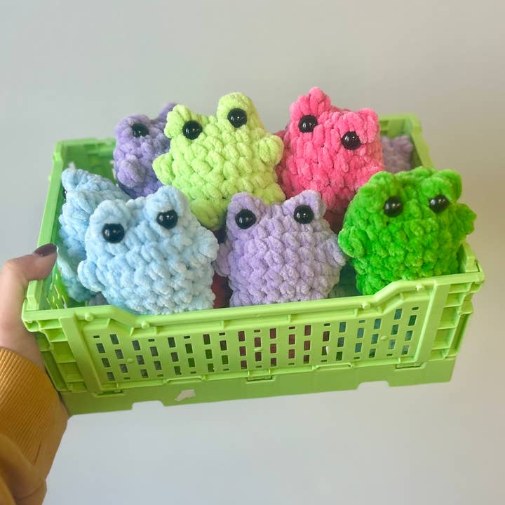 Crochet by Jolene – wholesale Fyllda/plyschleksaker - Barn och baby – Virkat Mini Groda Mjukisdjur