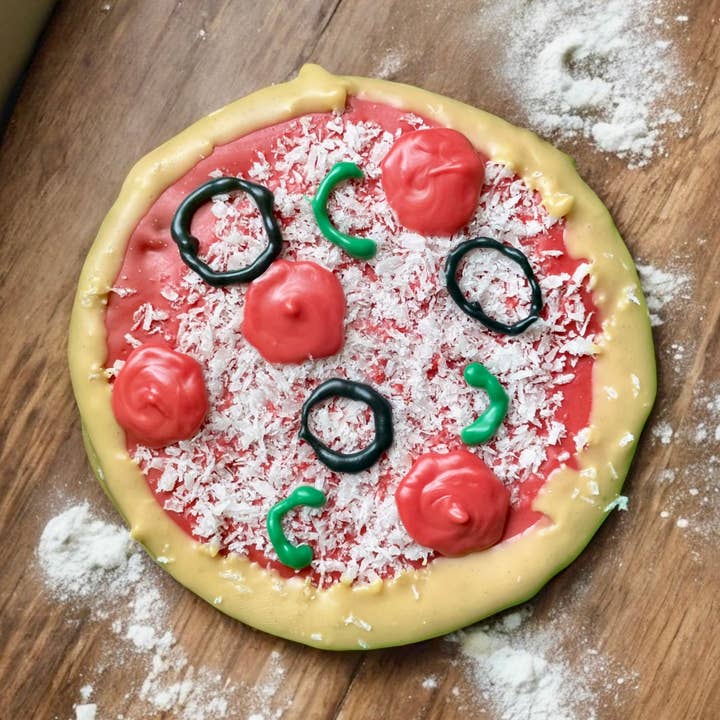 Personal Puporoni Pizza for wholesale by YumYum4DOGS