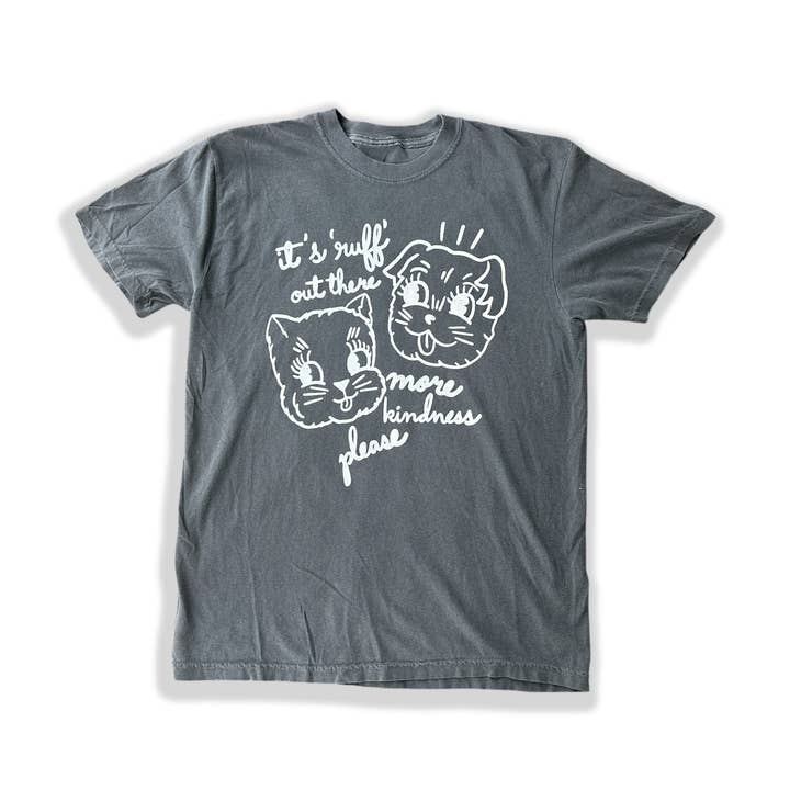 Camiseta Unisex "It's Ruff Out There" - Camiseta Gráfica Negra Lavada para venta al por mayor de yarrow goods