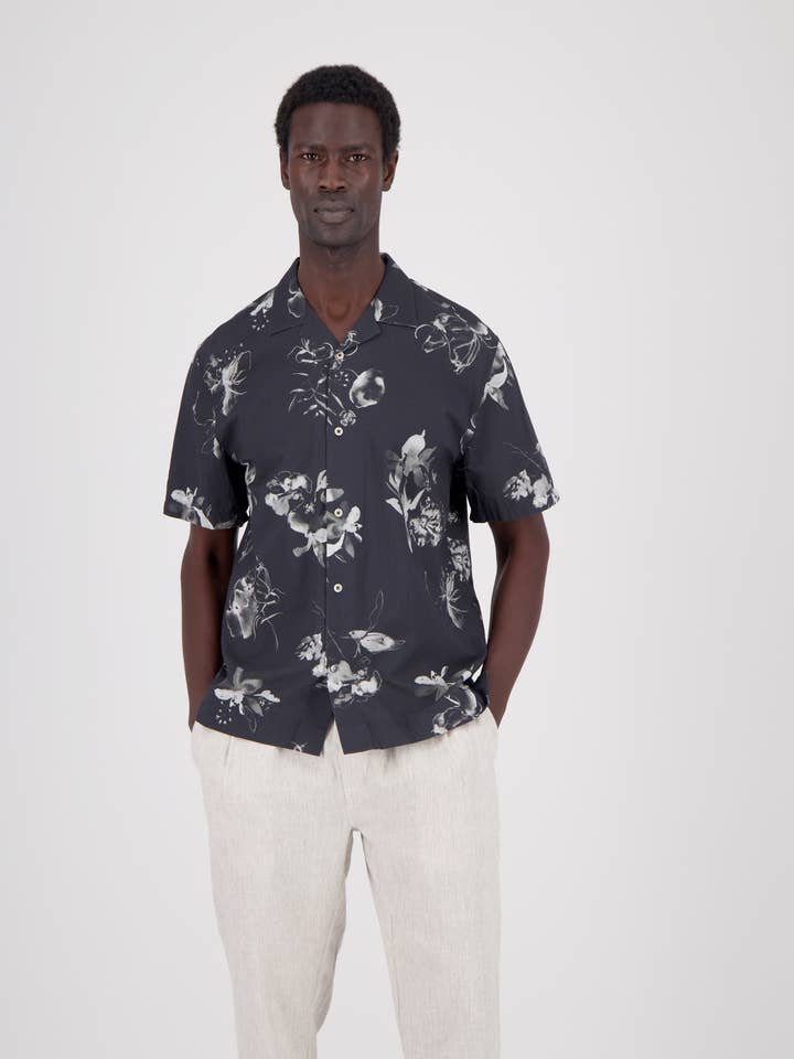 Campkrage Skjorta - Rök Svart för wholesale av COLOURS & SONS