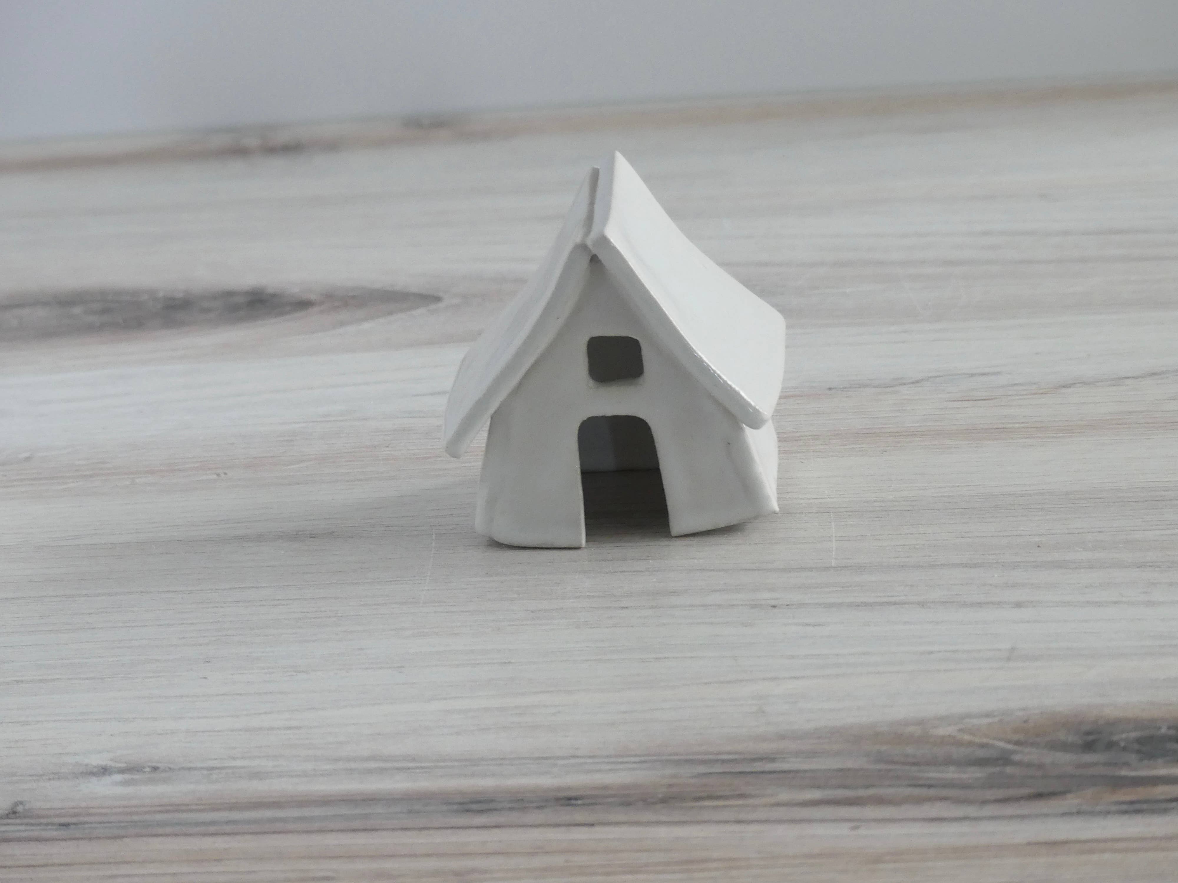 Design by Pouneh - Venta al por mayor Decoración navideña - Pequeño pueblo de cerámica hecho a mano, decoración navideña9