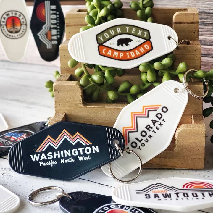 Mad River - Wholesale Keychain - Unisex - Customizable Text Mountain Sun Retro Hotel Keychain - White2