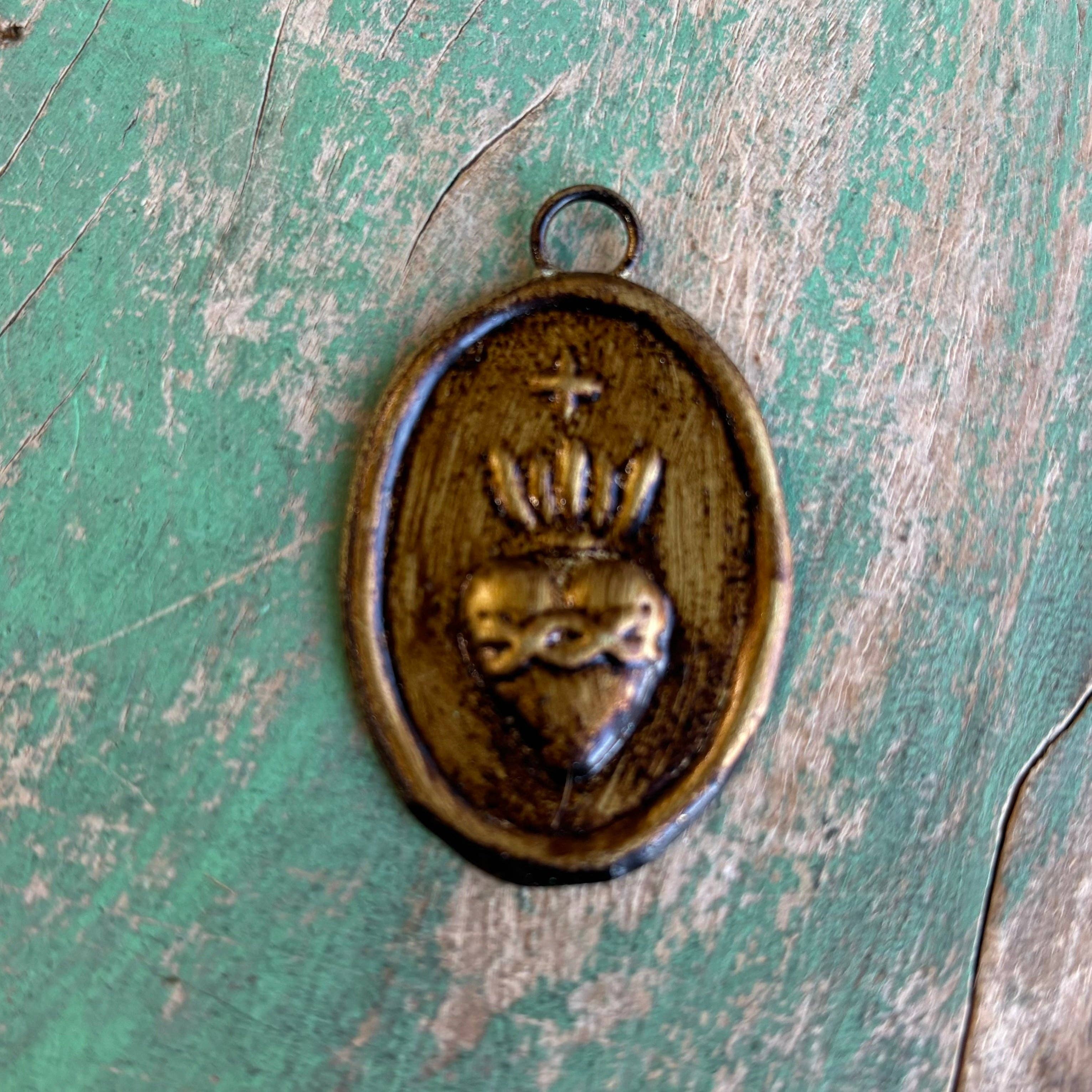 Love and Honor Jesus LLC – Pendente/pingente individual por atacado – Medalhões de latão0