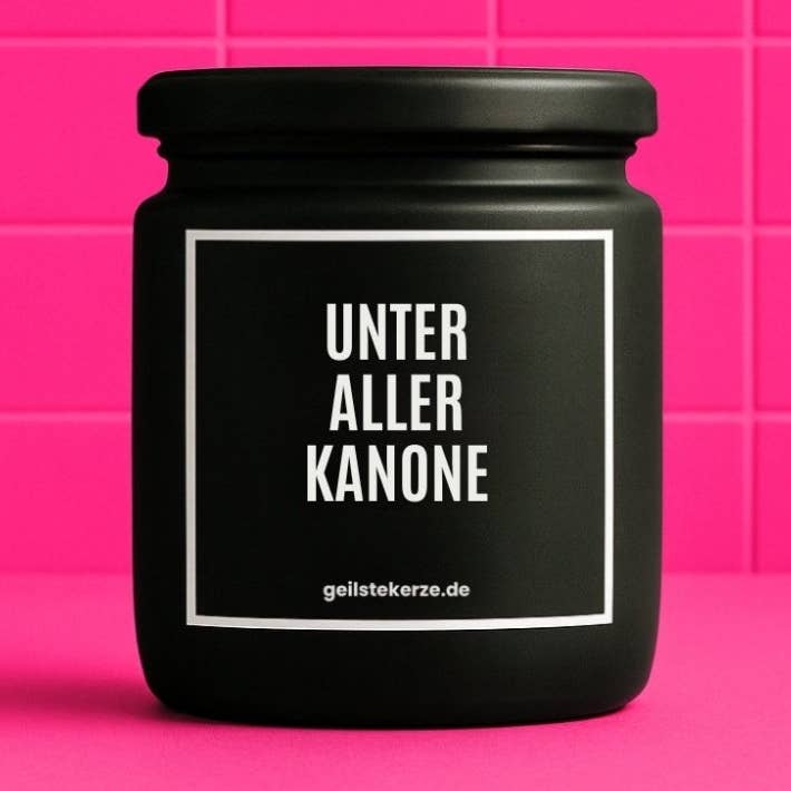 Vegan biologische kaars met spreuk – ONDER ALLE PEIL voor wholesale door geilstekerze