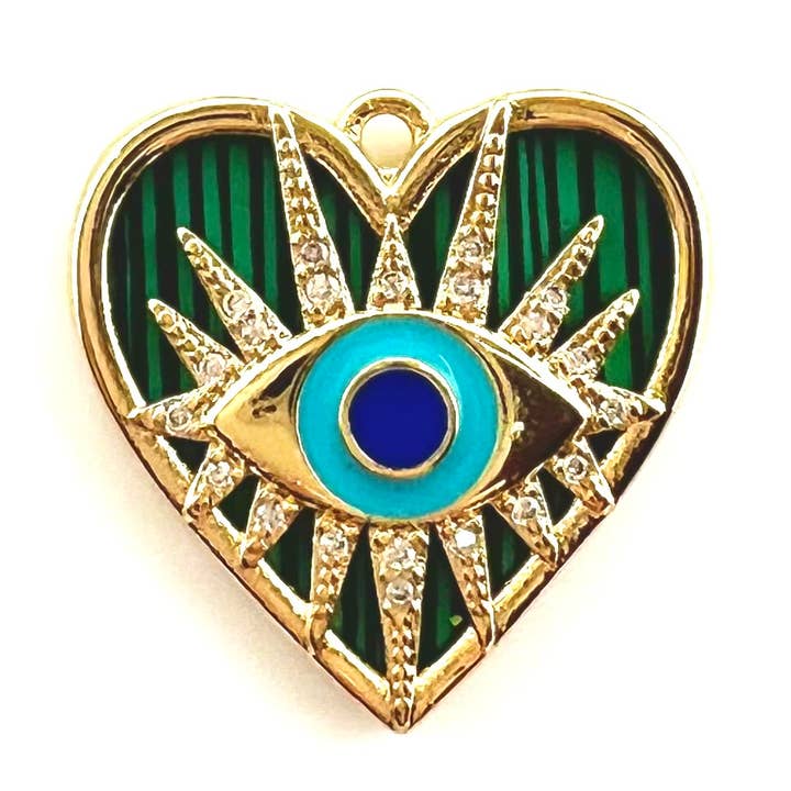 Pendentif à breloques en forme de cœur et émeraude en métal pour la vente par Karli Buxton