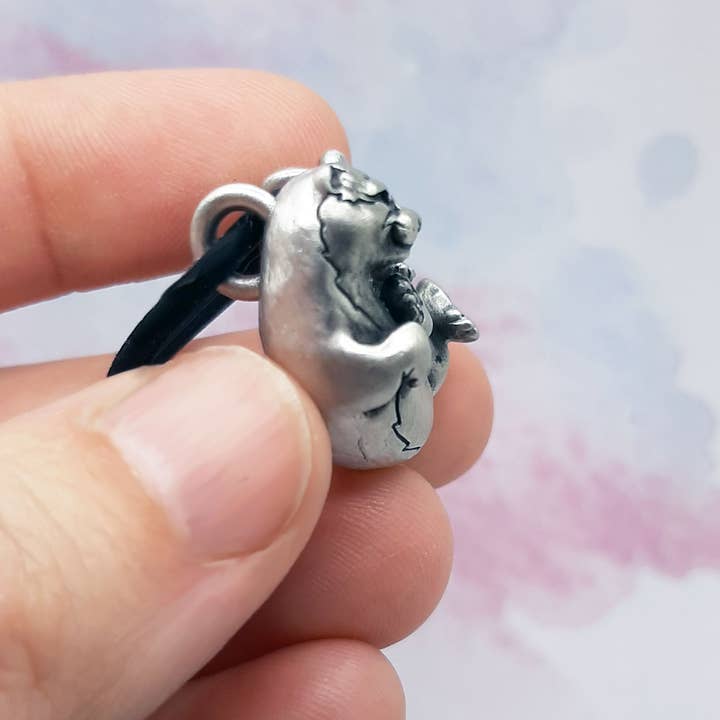 The Sparkling Pebble – wholesale Pendant/charm necklace – Otter Pendant in Silver Plated Pewter