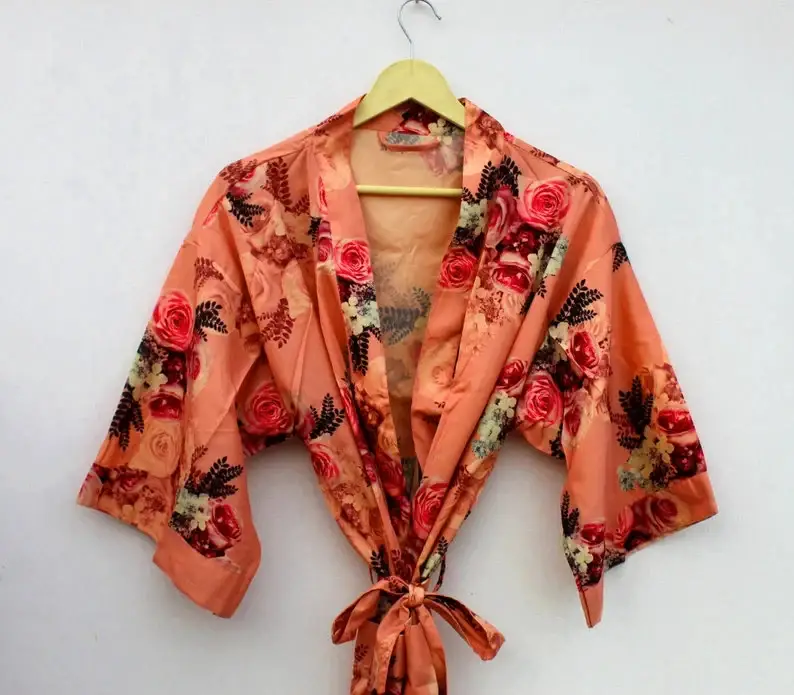 GYPSY STUDIO – Großhandel Bademantel – Damen – Indischer Kimono-Bademantel aus Crêpe-Seide für Abend- und Strandmode1