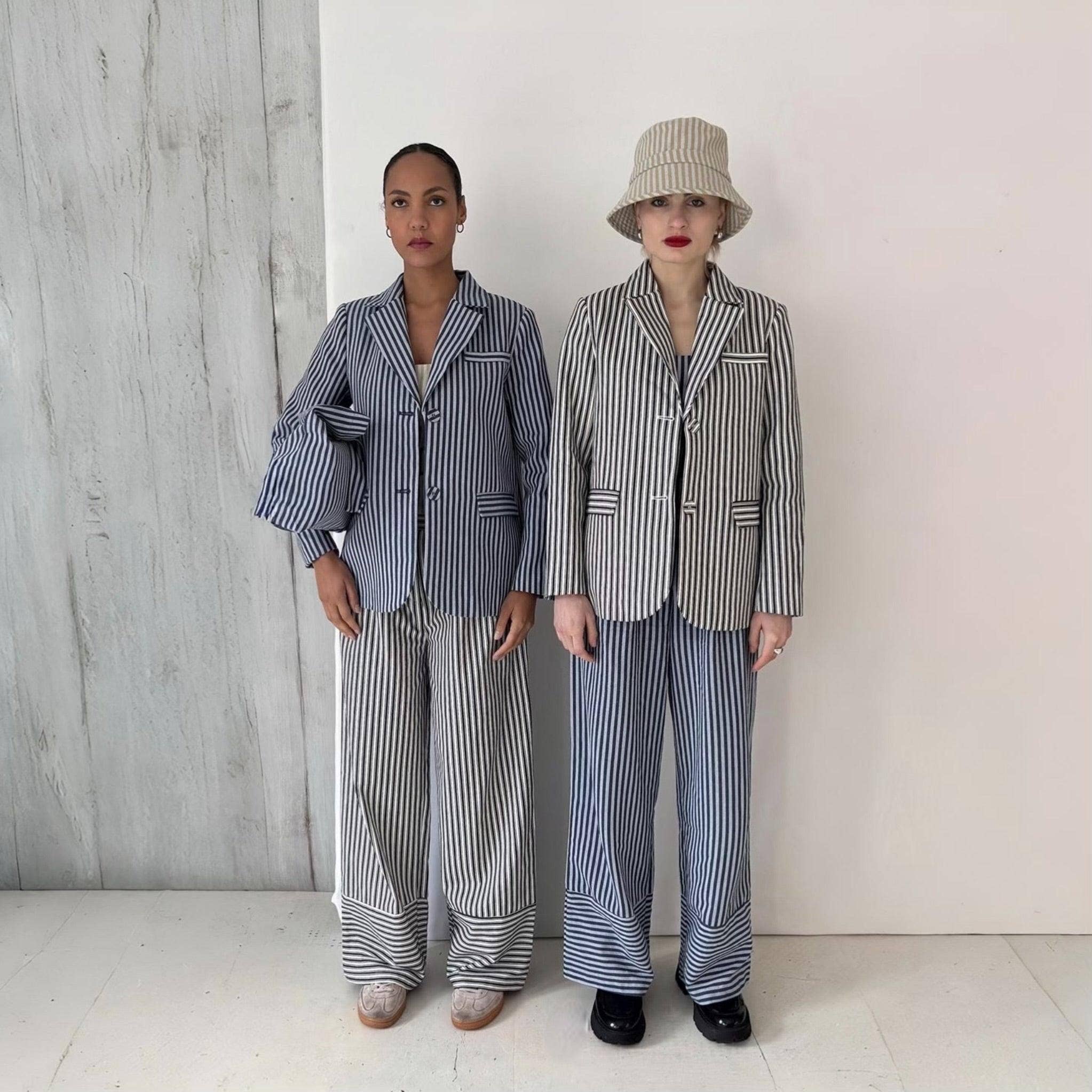 London Atelier Byproduct – wholesale Suit set – Women′s – Black White Striped Blazer Trousers Corset And Tote Bag Four Piece Set3