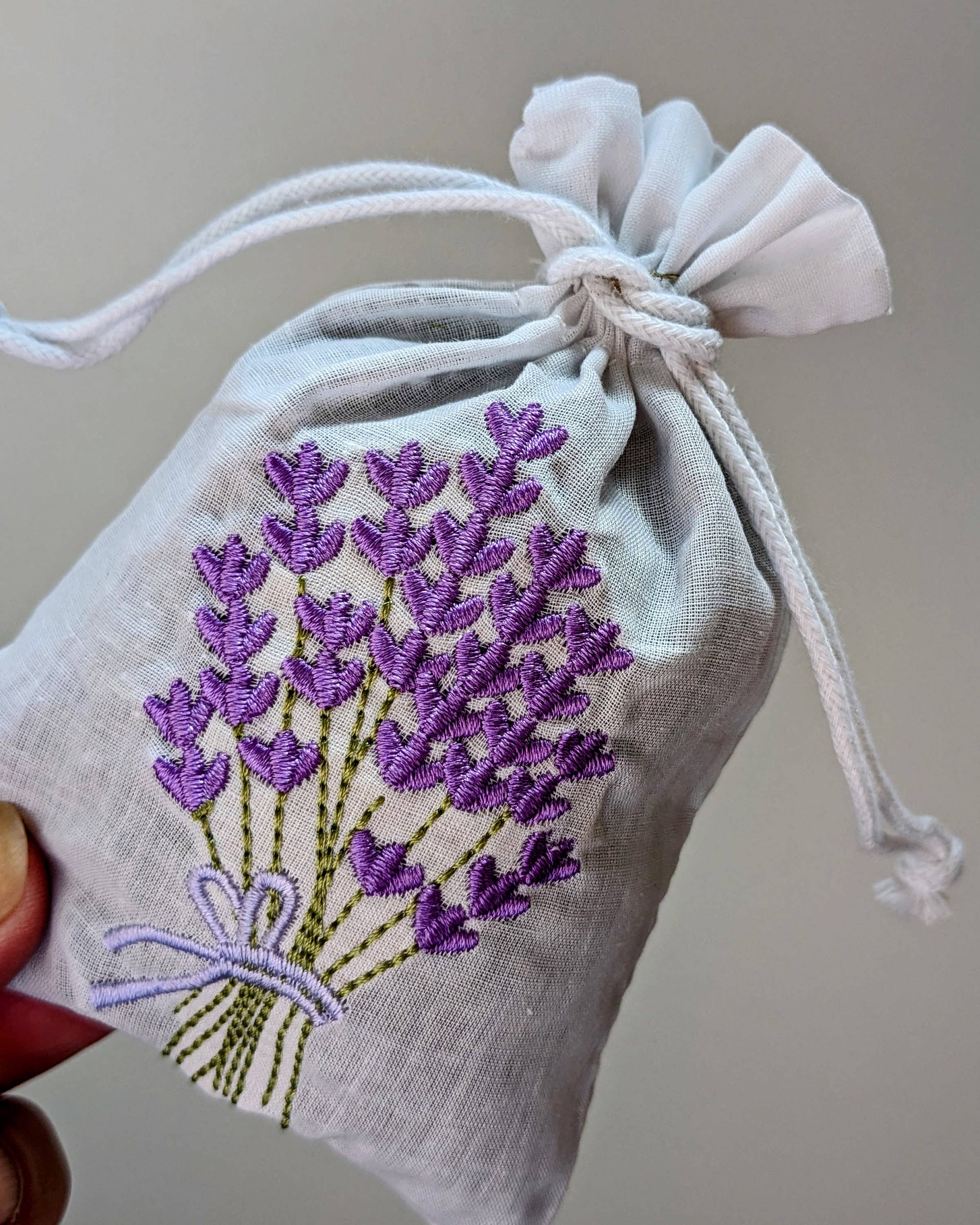 Daisy Gifts Ltd – wholesale Sachet – Lavender Bag - Embroidered Cotton Bags Filled with Lavender2
