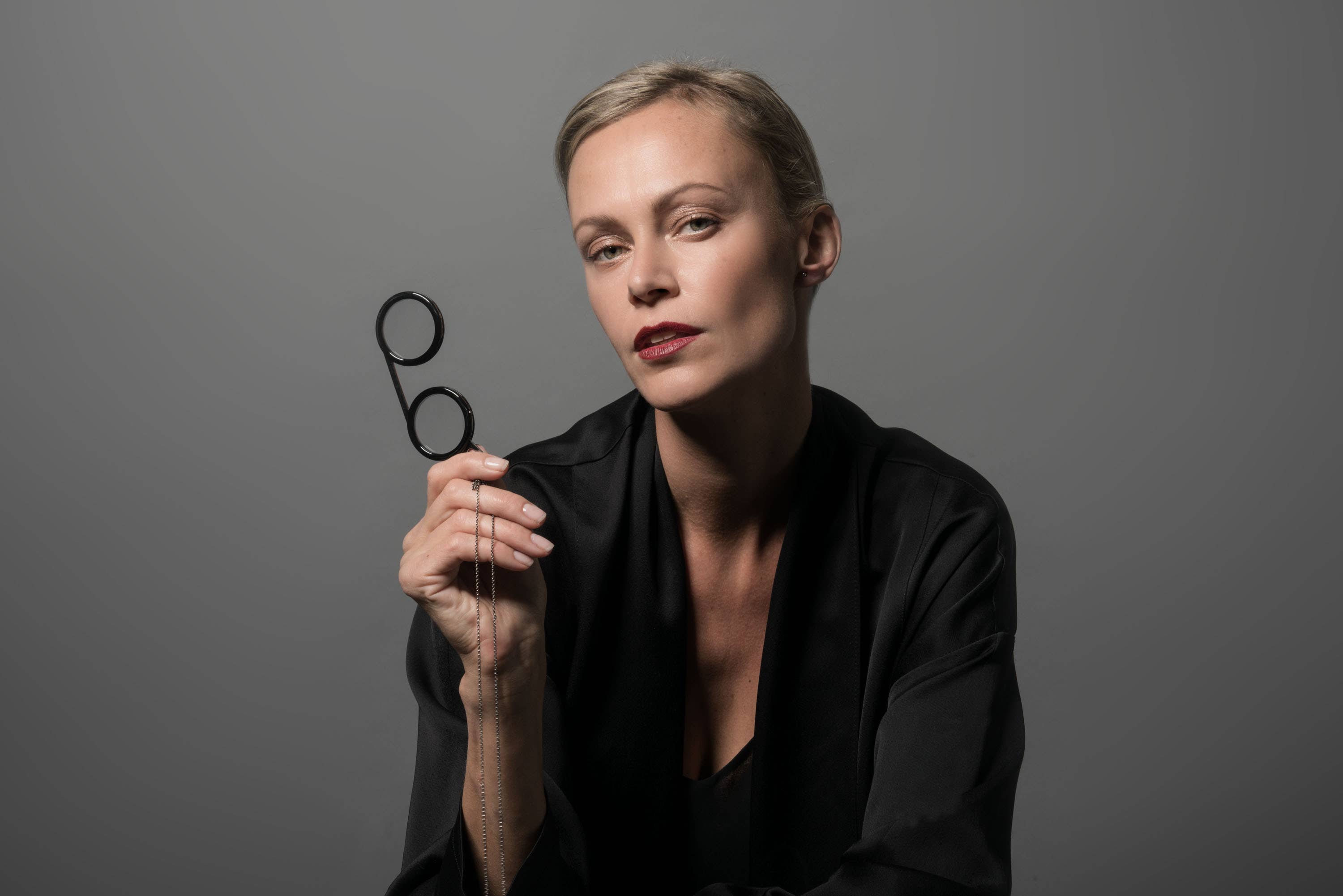 Fassamaneria srl - Vendita all'ingrosso Occhiali da vista - Unisex - Occhiali da lettura Fassamano neri/+2 - Giftbox2