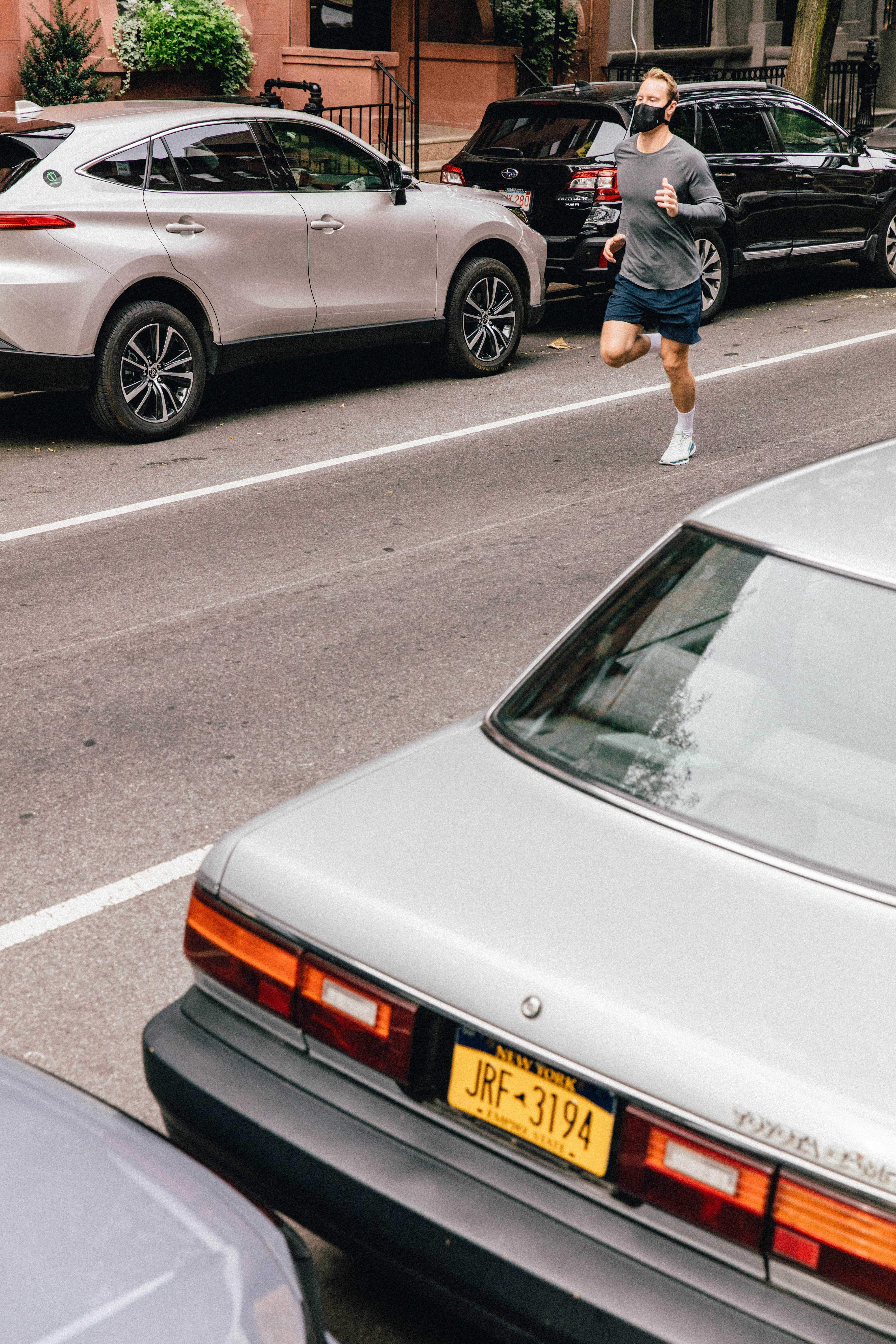 Storm Black Air Mask Active (KN95, reusable facemask) for wholesale on Faire15