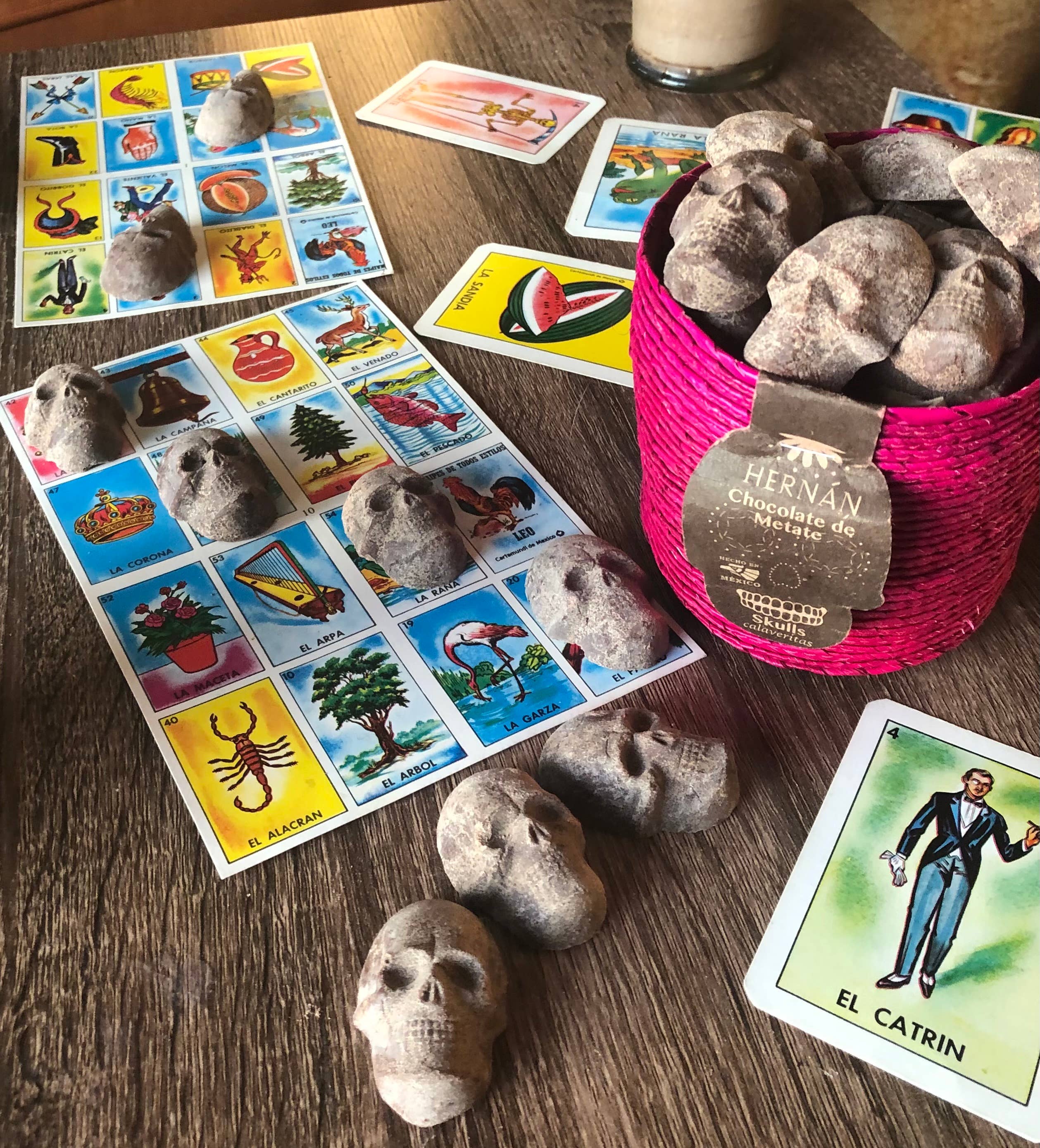  HERNÁN – Großhandel Kakao/Heiße Schokolade – Zimtschokoladen-Calaveras Schädel im Korb – 240 g9