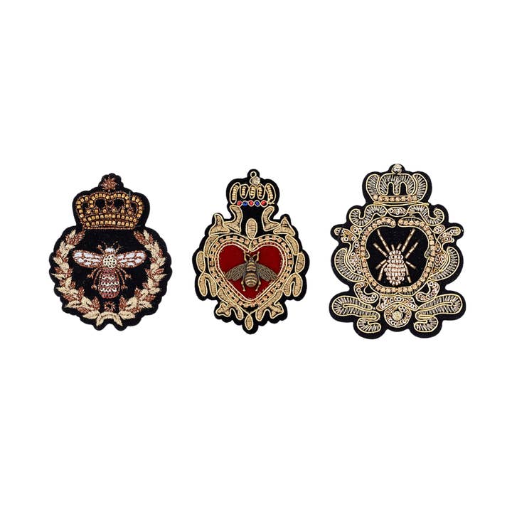 Toppa Ricamata Ape Regina per la vendita all'ingrosso da parte di The Charm Bar Company