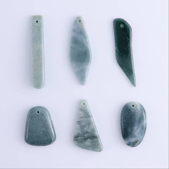 Ensemble de 6 pendentifs en jadéite pour la vente par Mi Esperanza Minerals