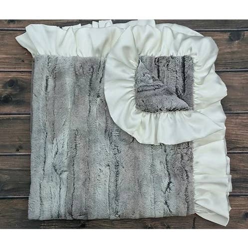 Silver Fox- Ivoire pour la vente par Cuddle Couture