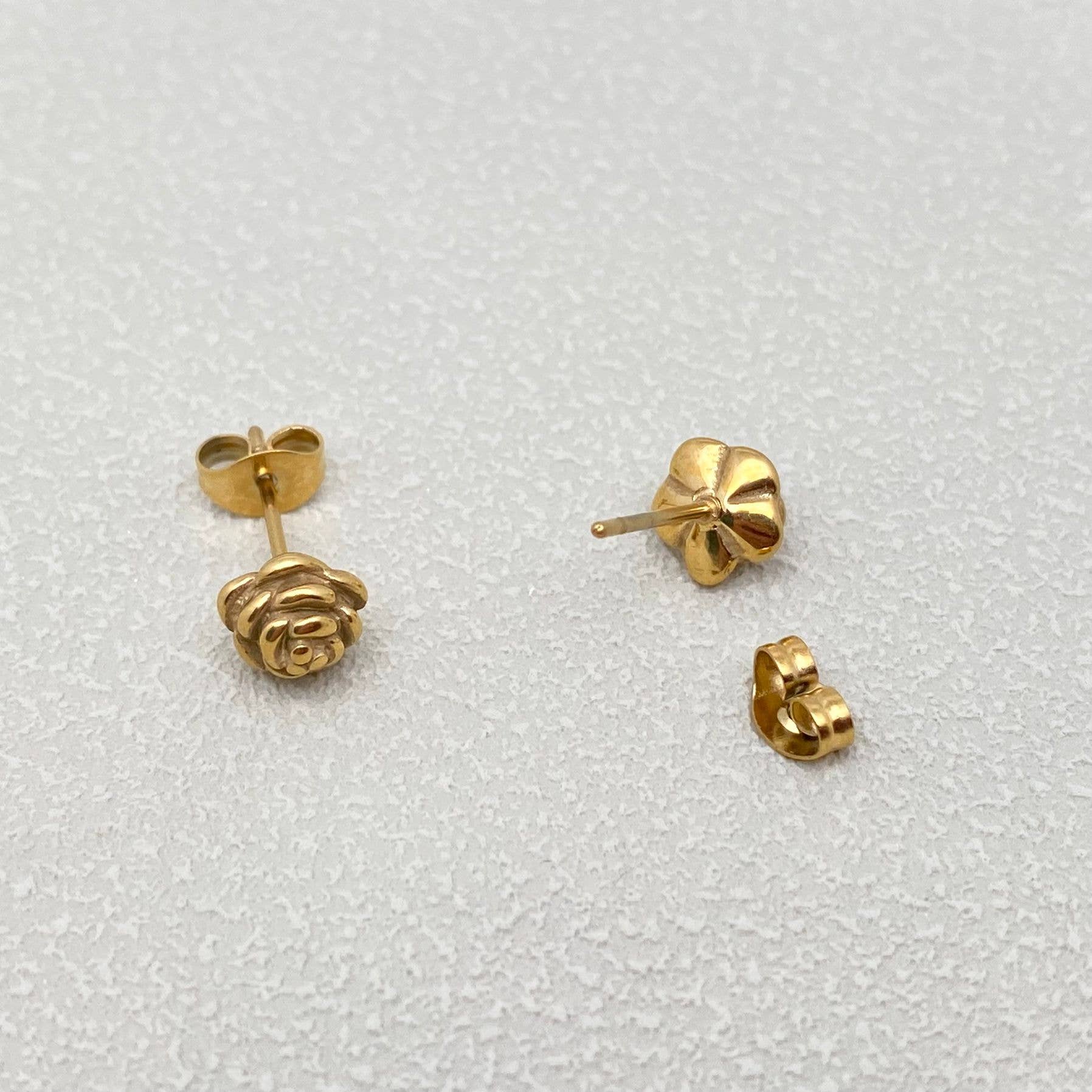 Mio Queena - Vente Clous d'oreille - Clous d'oreille roses en acier inoxydable plaqué or 18 carats - FGS1