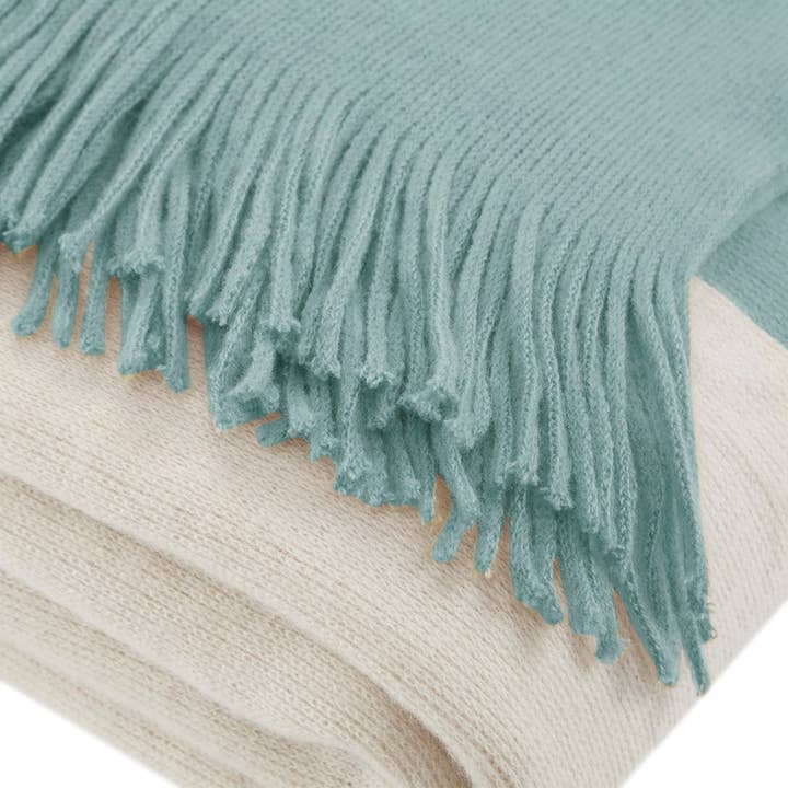 Olliix - Wholesale Throw Blanket - Soft Warm Cashmere-Like 50x60" Throw Blanket5