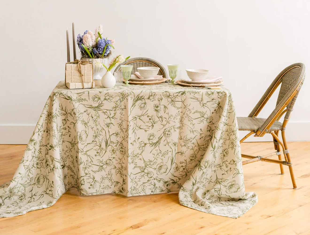 Nadia Colella Living - Wholesale Tablecloth - Toile Garden Tablecloth1