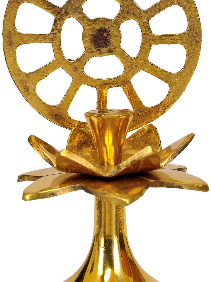 Support pour bâtonnets d'encens Dharmachakra en laiton pour la vente par Exotic India Art