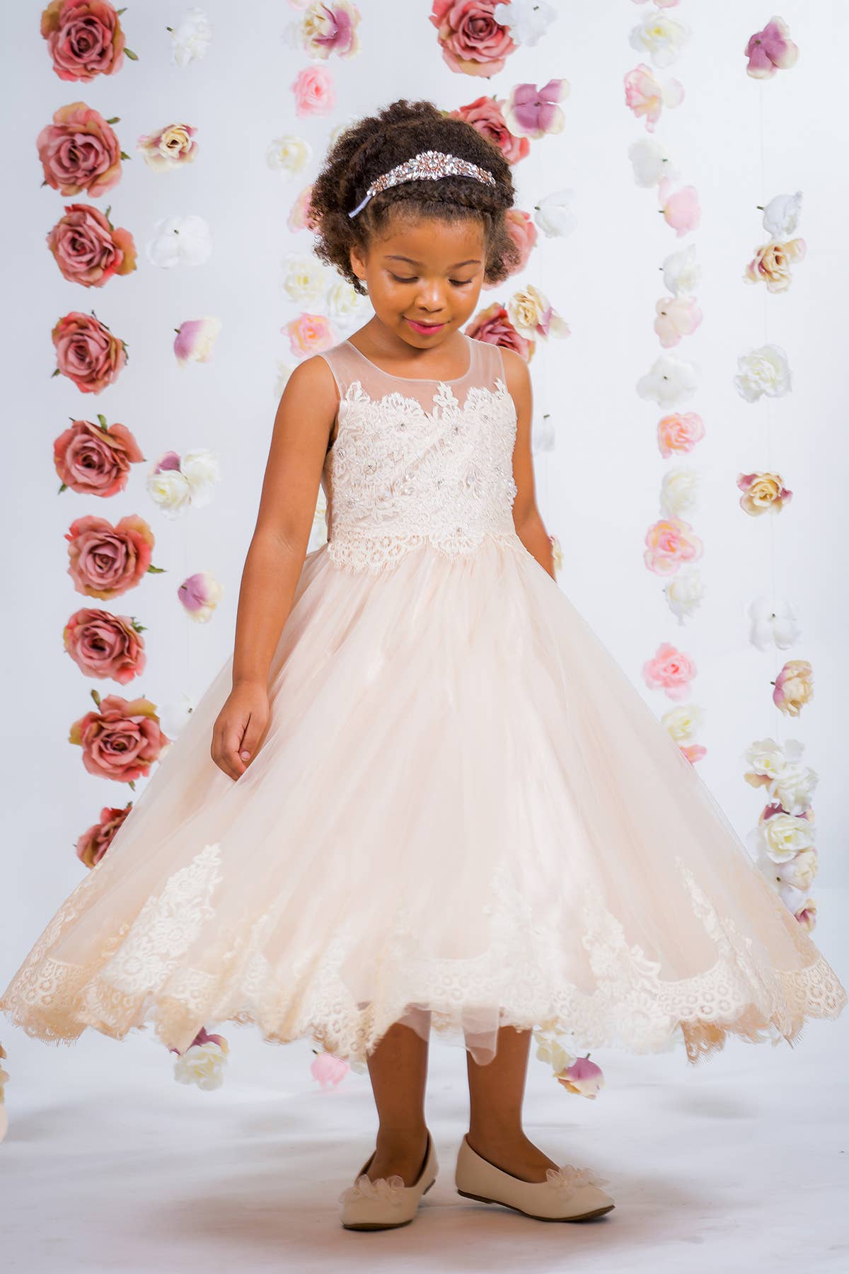 Kid's Dream - Wholesale Dress - Kids - Lace Appliqué Illusion Bateau Girls Dress4