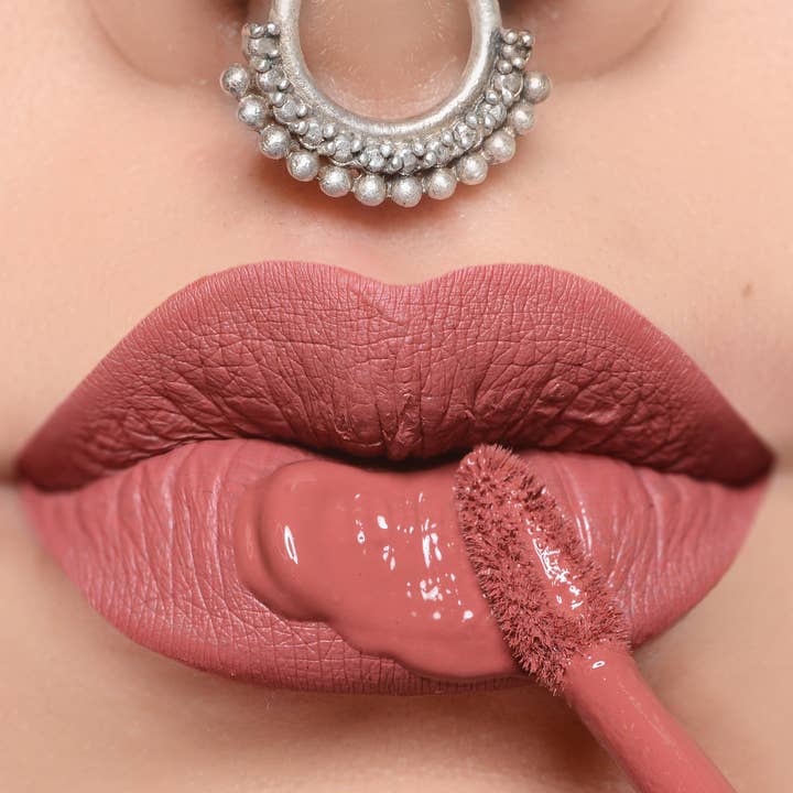 CEO afdækket mat flydende læbestift for engroshandel hos Makeup Addiction