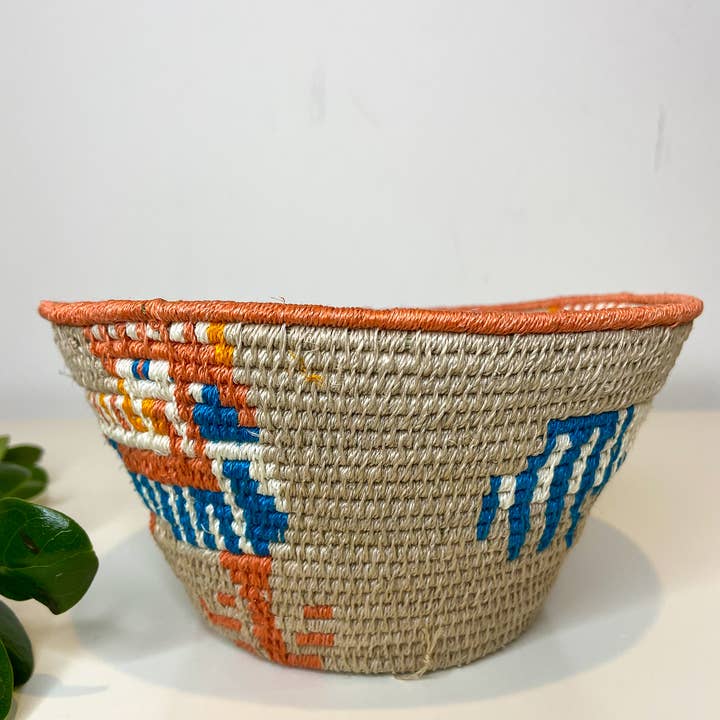 Eve & Nico Gifts & Home Decor - Wholesale Basket - Small Sisal Basket - 0192