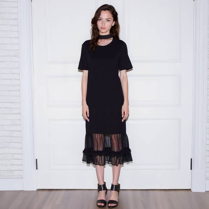 Robe midi Nurode à ourlet volanté à contraste transparent en noir pour la vente par Robin K