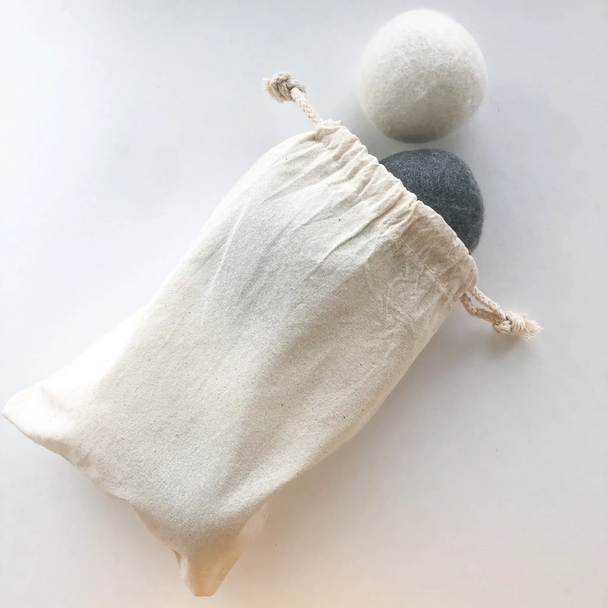 Smile Boutiques - Wholesale Dryer Balls - Natural Organic Handmade Wool Dryer Balls - Set of 65