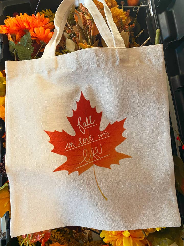 Borsa a tracolla «Fall in love with life» per la vendita all'ingrosso da parte di An Aesthetic Dose of Jesus