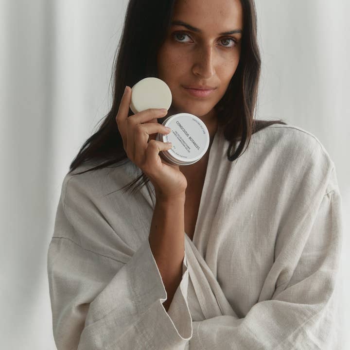 Conscious Botanist - Wholesale Hair Conditioner - El acondicionador sólido3