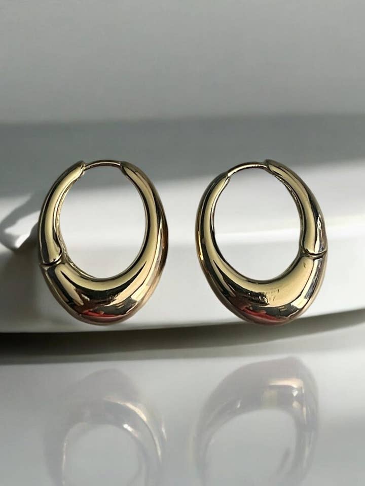 Ovale dråbe- og hængeøreringe 14k guldbelagt for engroshandel hos Divina Jewelry & Accessories LLC