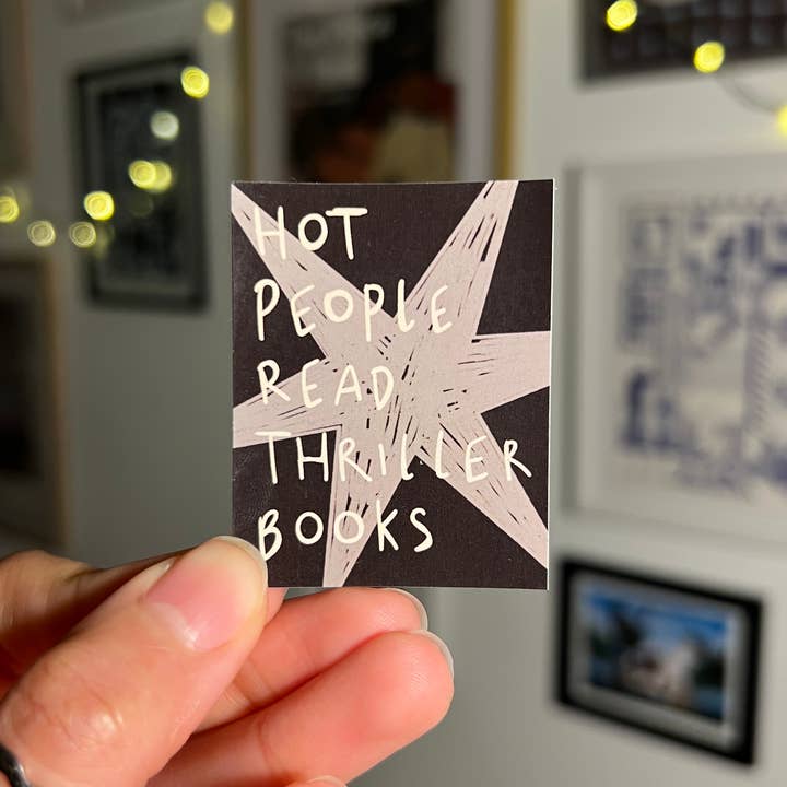 Les gens sexy lisent des livres à suspense Autocollant pour la vente par P's Emporium