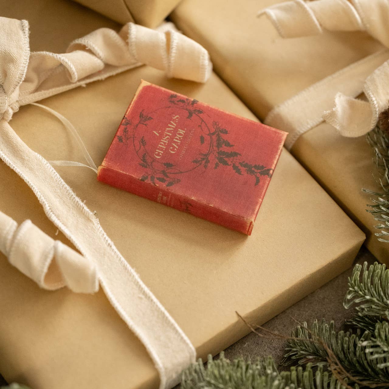 Ragon House - Wholesale Ornament - A CHRISTMAS CAROL JOURNAL ORNAMENT2