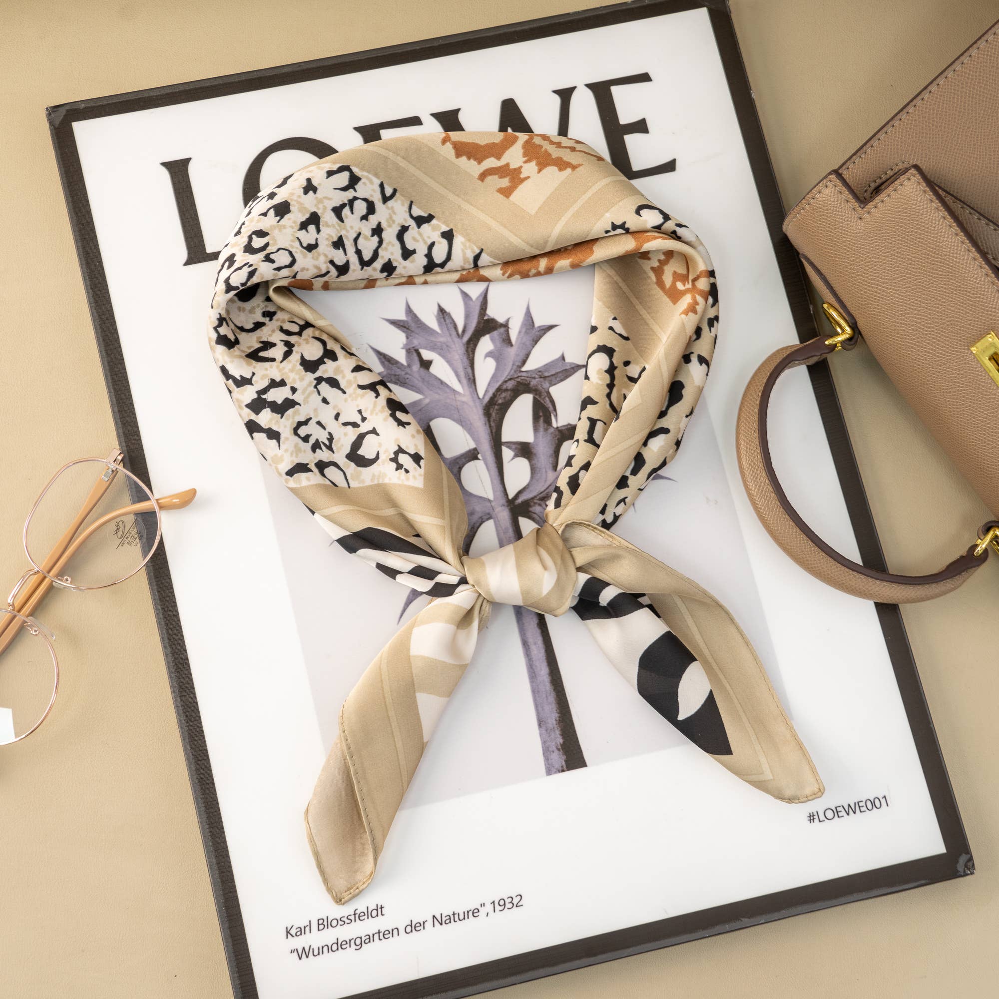 COSMOS - Wholesale Scarf - Women's - Graphic Jungle Square Scarf – Silk Effect 70x701