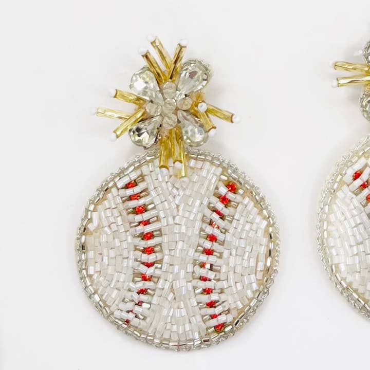 The Pearled Panther - Vente Boucles d'oreilles pendantes - Boucles d'oreilles en perles de baseball1
