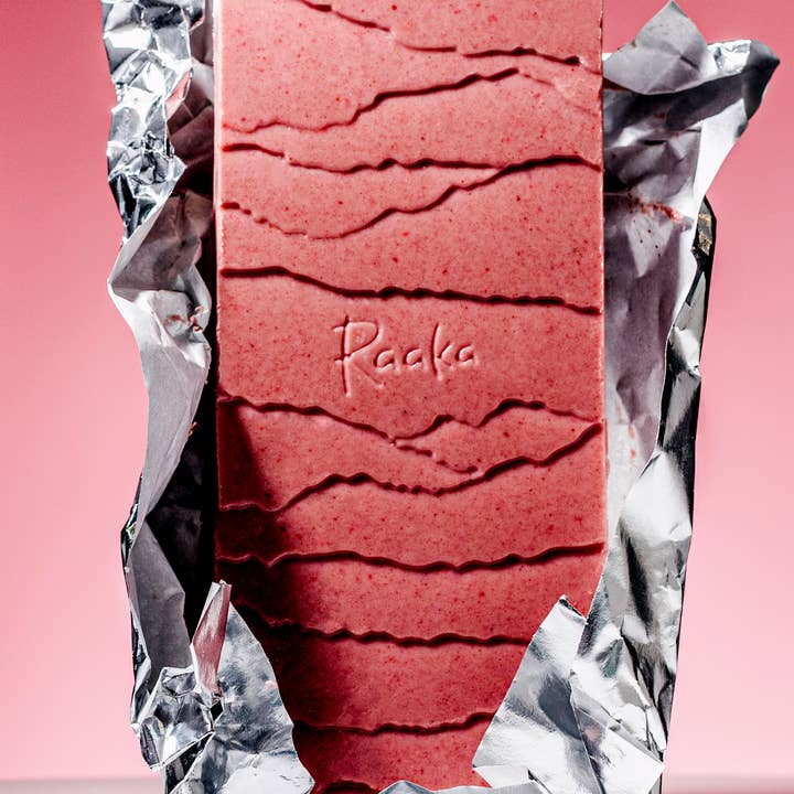 Raaka Chocolate - Wholesale Chocolate Bar - 37% Strawberry & Cream Vegan White Chocolate Bar2